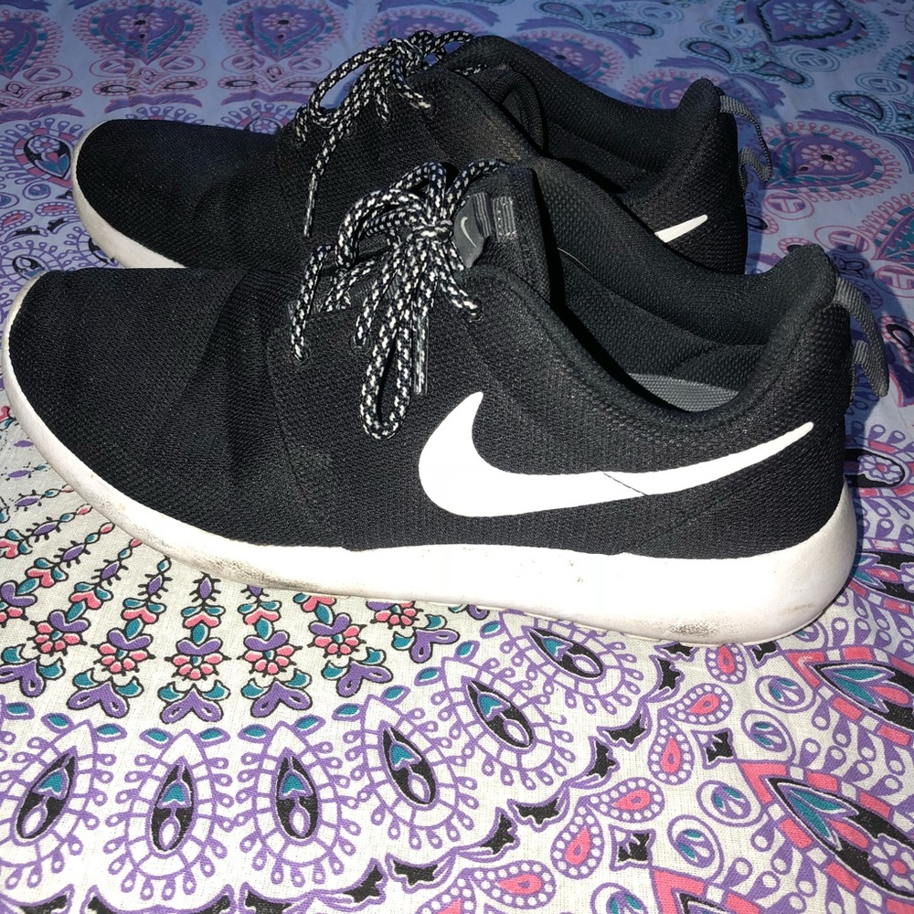 Nike Roshe One shoes